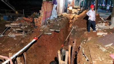 追踪丨梅城天然气主管道被钻破不止一处，正常通气时间仍未定