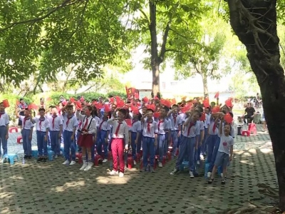 丰顺汤坑第二小学到坚真公园开展微课堂新时代文明实践活动