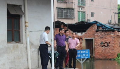 梅江区江南街道开展汛期安全检查：确保居民生产生活安全