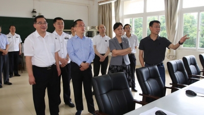 明天高考啦！今天市委书记陈敏到考点察看：把考生当做自家子女对待