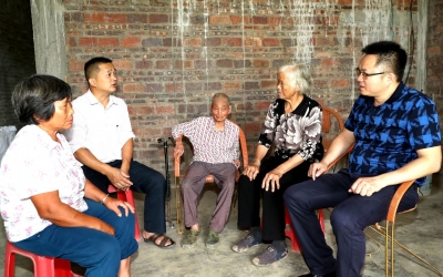 没有哭声也没有骂声…多亏他们！五华樟华村89岁老人搬离危房成功避险