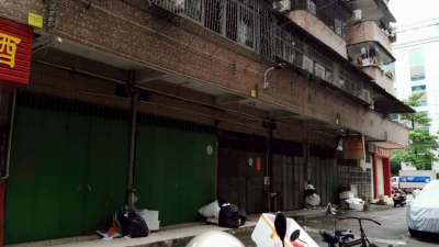 居民楼下变“市场”、异味噪音“3D环绕”...梅城这里的住户愁啊