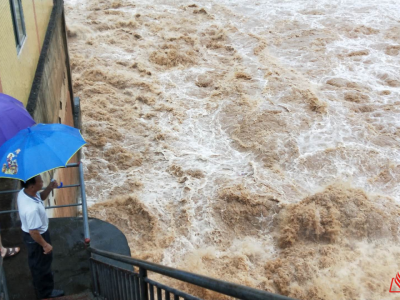 水位正缓慢回落！我市仍有强降雨过程，防汛抗灾不容松懈