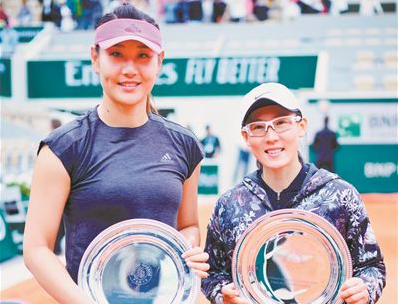 段莹莹/郑赛赛夺得法网女双亚军 “莹赛组合”差点赢到底