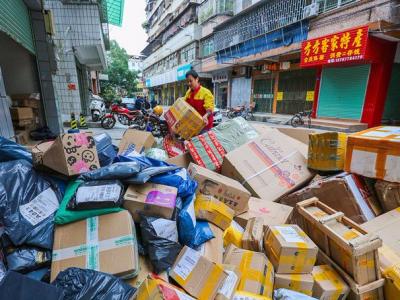 梅州这些小区快递丢失、乱堆乱放…他们说可以这样破