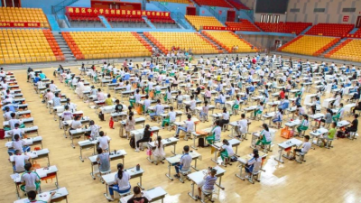 翰墨飘香 笔走龙蛇！梅县300学子为“创文”“创森”挥毫助力