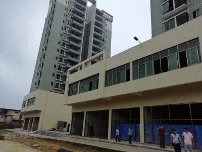 买房盼入住，无奈遇烂尾！丰顺一小区业主直言闹心