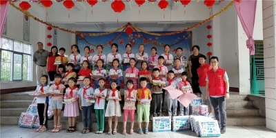 那是我们记忆深处最神圣的仪式！来看梅县少先队员入队精彩瞬间