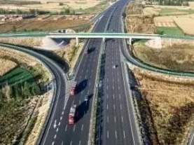 9月1日起9/8座客车降为1类客车    收费公路通行费将下降