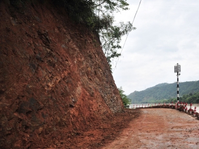 吴泽桐到梅县区检查指导水毁公路修复工作