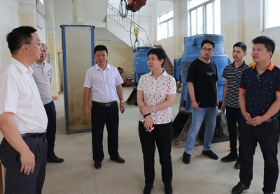 梅江区主要领导率队督导检查防汛抗洪工作