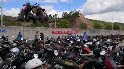 五华集中销毁2291辆报废车辆！逾2000辆是摩托车...