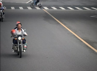 梅州交警又曝光一批交通违法行为！未戴安全头盔、驾驶时拨打电话...