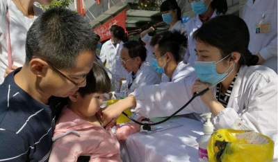 梅县区中医医院联合广东省中医院开展义诊活动