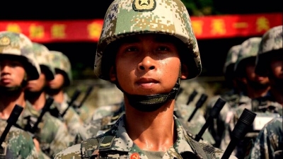 梅县区向李淦伦同志家属颁发锦旗