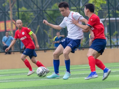 “七一杯”足球赛激战正酣！张晨到市足球文化公园调研并观看比赛