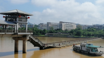 @梅州市民  你常去的东山人行浮桥今日恢复通行啦