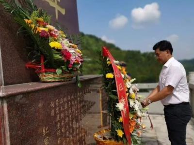 钟光灵到梅南镇调研时强调：激活红色资源 打造特色产业 助推绿色发展