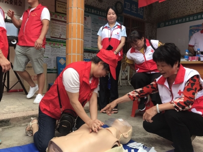 便民又暖心！梅县三葵村这场义诊活动获村民点赞