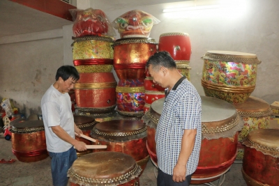 兴宁制鼓技艺六代传！锣鼓节奏几乎被“敲”进每一个梅州人的记忆中...
