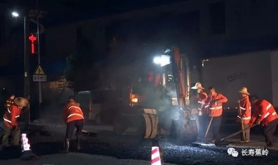 蕉岭：抢抓晴好天气修补路面坑槽保安全