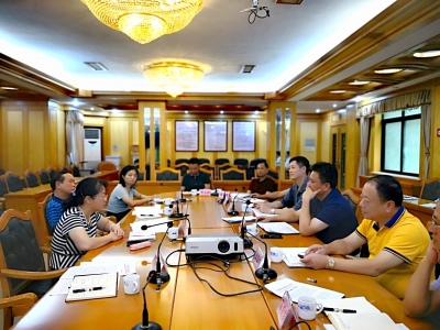 蓝伟东到市农业农村局调研乡村振兴工作