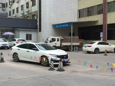 停车标识形同虚设、车辆乱停乱放...这些医院需要注意了！