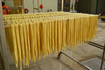 “公司+农户”模式 ！平远热柘腐竹产业助力扶贫