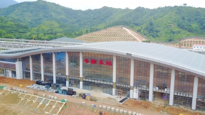 先睹为快！梅汕高铁丰顺东站站房主体施工全部完成