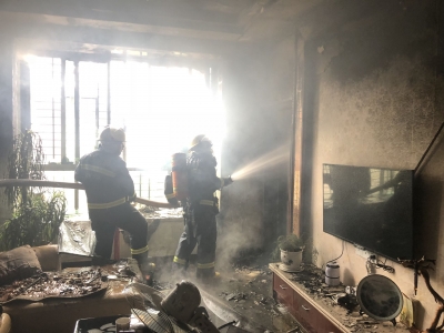 现场浓烟滚滚，还有一人被困！今晨，平远一民房发生火灾...