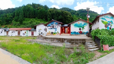 墙上也有青山绿水！广美师生打卡蕉岭，用画笔点亮寿乡