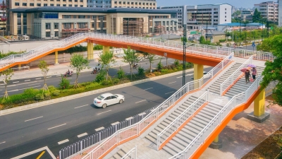 快看！梅城华南大道人行天桥建成使用啦