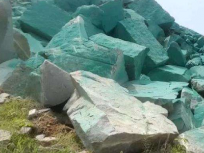 辣评丨刷绿漆的矿山，是谁的遮羞布？