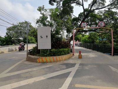 梅城这段路两座桥，老司机也有点“懵”，别慌！交警出手了