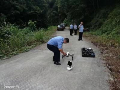 无人机上天“巡查”！蕉岭公安让易制毒制假场所无处遁形