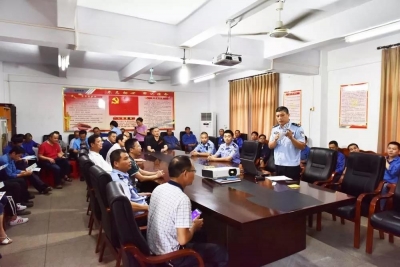 蕉岭县公安局深入企业开展防诈骗宣传