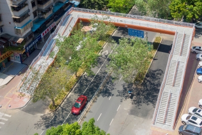 梅城彬芳大道鸿都段人行天桥今天正式开放（独家视频）