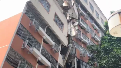 突发！深圳罗湖区一单身公寓楼突发沉降倾斜，目前无人员伤亡
