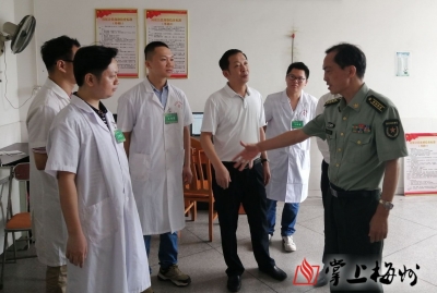 杨芝春到丰顺检查指导征兵工作时强调：确保体检质量 输送优质兵员