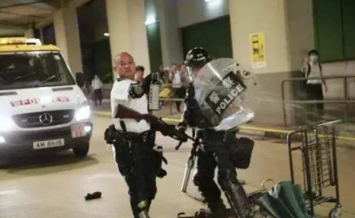 “光头警长”刘sir等10名香港警员受邀参加十一国庆庆典