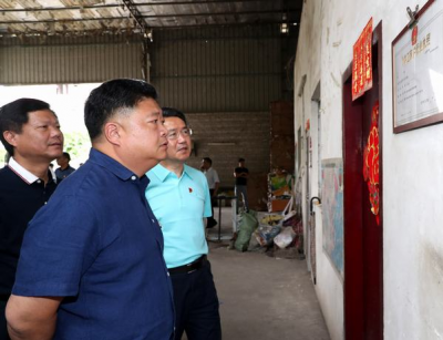 吴晖朱少辉突击检查二手车市场和废品店