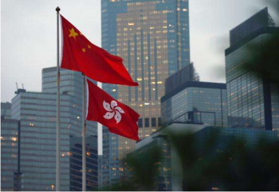 香港一持“港独”旗帜男子被捕，系香港国安法生效后首例