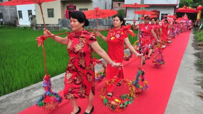 250多名外嫁女集体回娘家，五华岐岭镇这个村今天热闹极了！