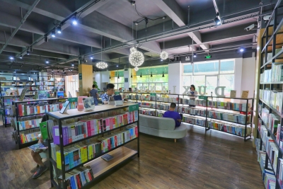深夜，我们书店见~广梅园24小时不打烊读享空间为你“亮灯”
