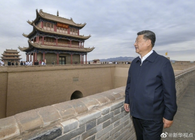 习近平考察嘉峪关关城 