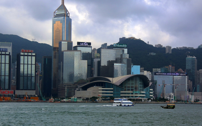 香港中联办严厉谴责极端激进分子侮辱国旗行径