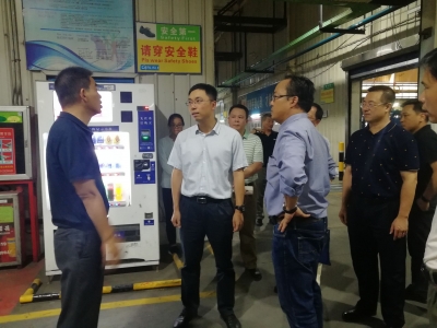 吴泽桐调研梅县区外经贸企业生产经营销售情况