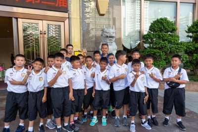 来了！小球员们陆续报到，客家杯足球赛蓄势待发