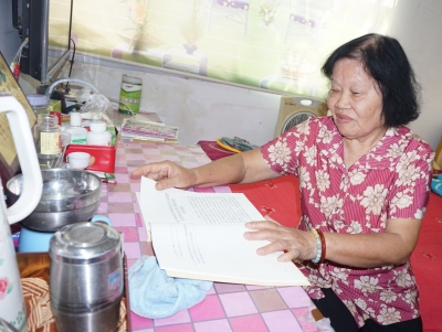 人物丨李小玉：十八巾帼志 俯身为孩童