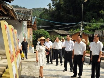 梅江区“不忘初心、牢记使命”主题教育集中学习研讨班接受革命传统教育